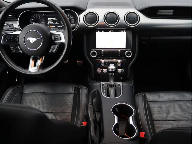 Ford Mustang Fastback 5.0 V8 GT 2018 Benzine 3