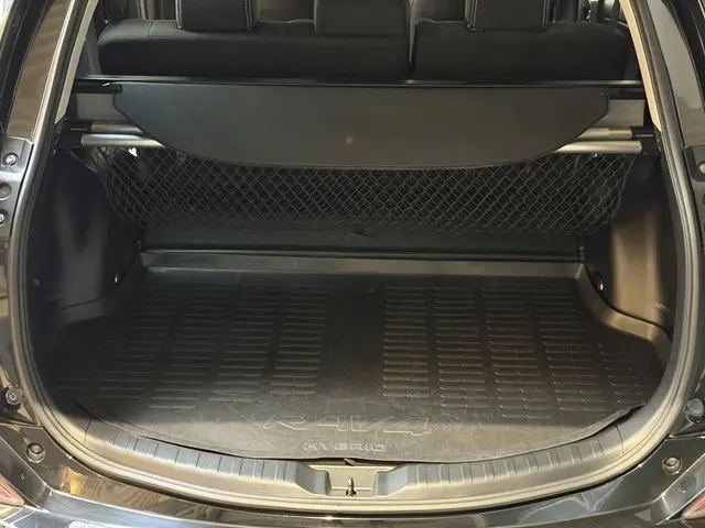 Toyota RAV4 2.5 Hybrid Executive 2018 Hybride Benzine 18