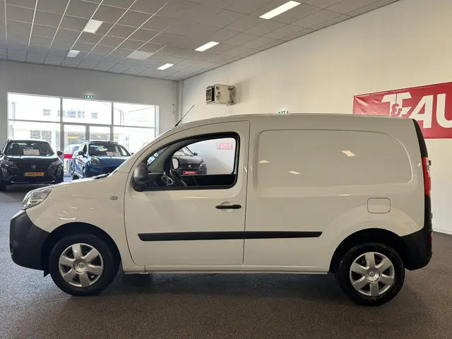 Nissan NV250 2