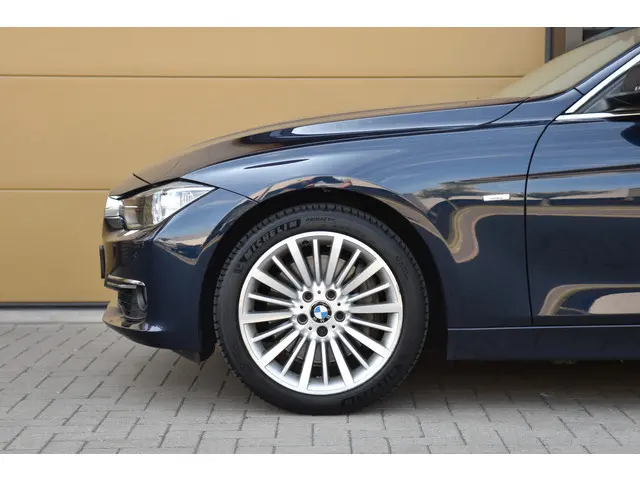 BMW 3 Serie 335i High Executive 2014 Benzine 5