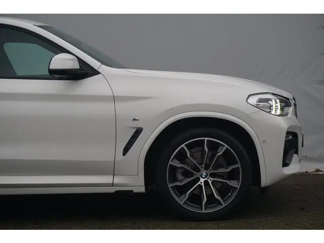 BMW X4 xDrive20i 2019 Benzine 6
