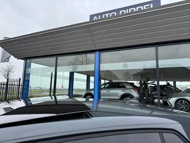 Volkswagen Golf 1.5 eTSI R-Line 2022 Benzine 17