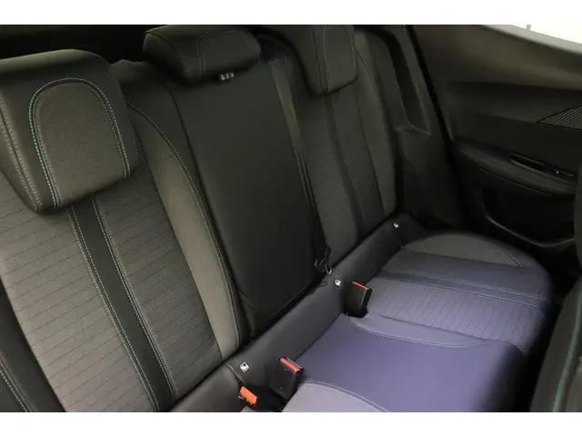 Peugeot 2008 1.2 PureTech Allure Pack 2022 Benzine 16