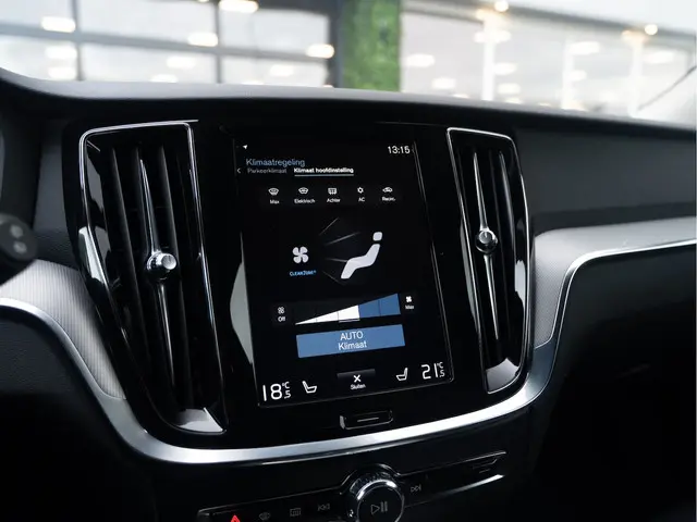 Volvo V60 2.0 T4 Inscription 2021 Benzine 24