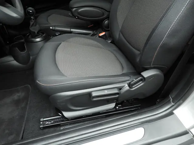 MINI 3-Deurs Cooper 2023 Benzine 20