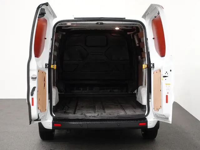 Ford Transit Custom 105pk L1H1 Trend 2022 Diesel 3