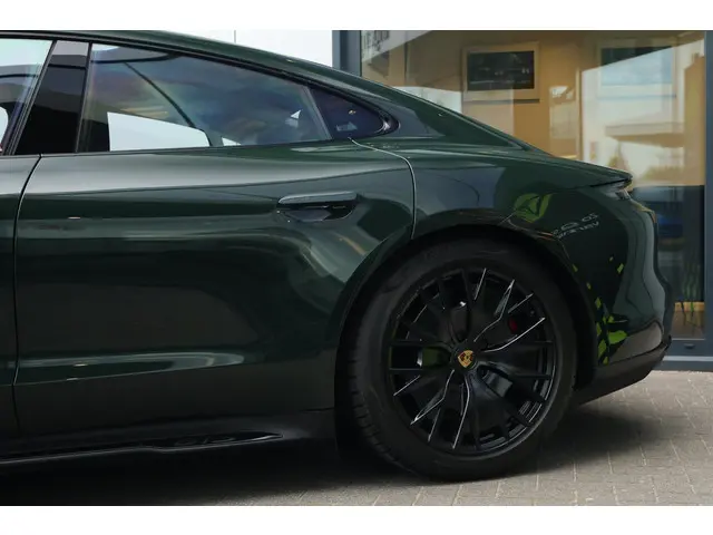 Porsche Taycan GTS 93 kWh 2023 Elektrisch 7