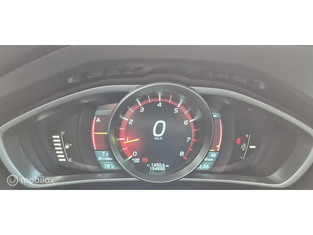 Volvo V40 1.6 T3 Momentum 2013 Benzine 24