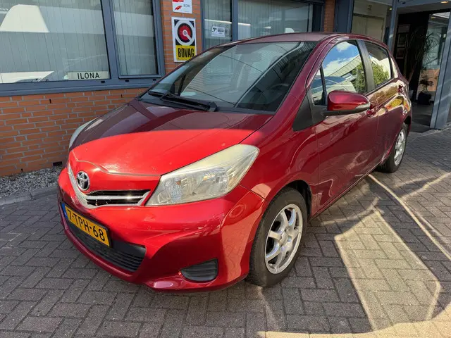 Toyota Yaris 1.0 VVT-i Now 2014 Benzine 13