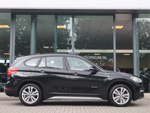 BMW X1 sDrive18i 136 PK High Executive 2017 Benzine 6