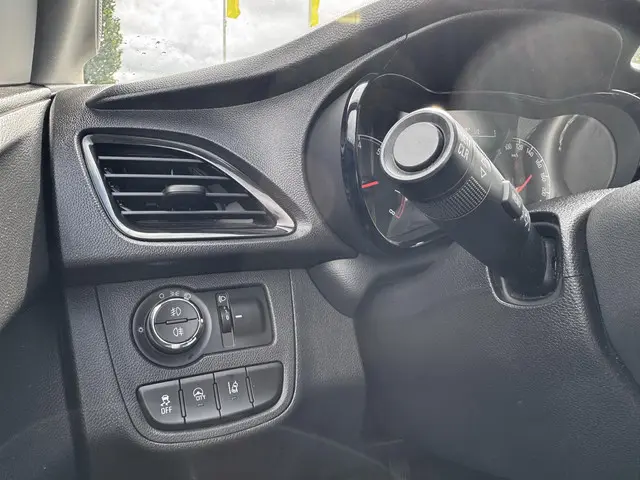 Opel KARL 1.0 ecoFLEX Edition 2015 Benzine 18