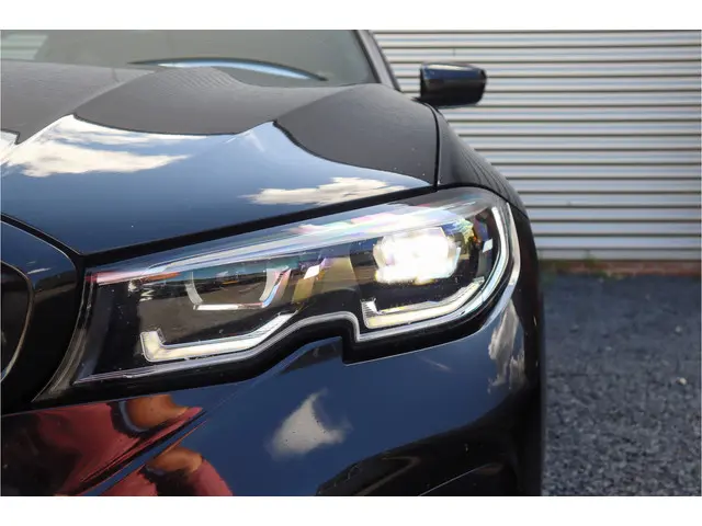 BMW 3 Serie 320e M-Sport 2022 Hybride Benzine 12