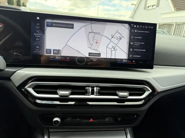 BMW 3 Serie Touring 330e 2024 Hybride Benzine 12