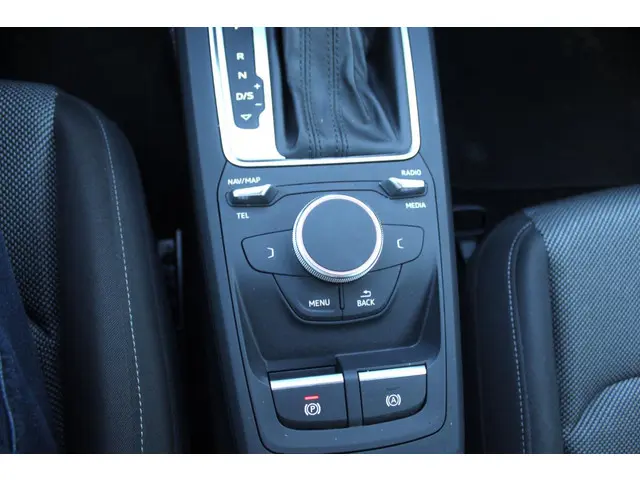 Audi Q2 1.0 TFSI #limited 2018 Benzine 16