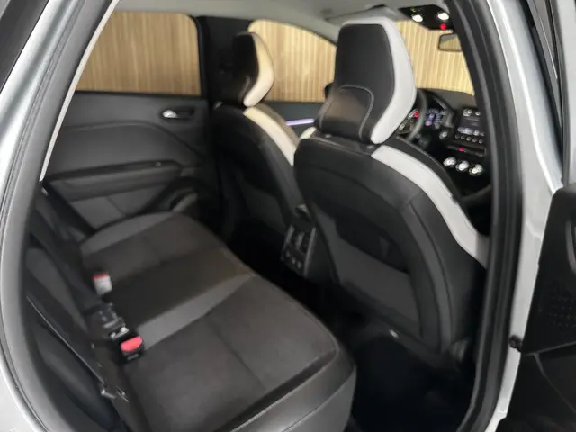 Renault Captur 1.3 TCe 140 Intens 2022 Benzine 20