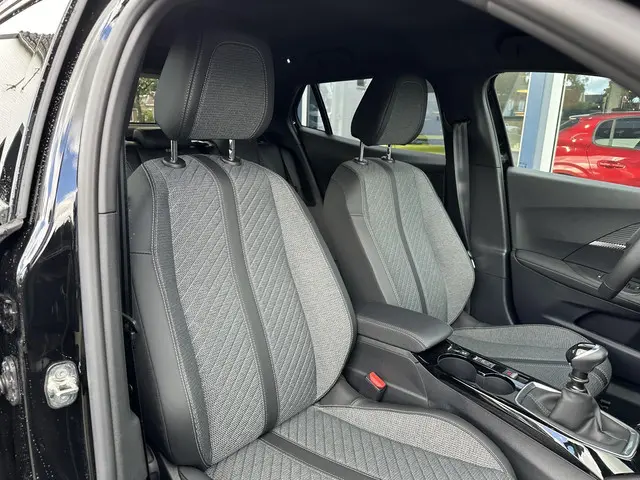 Peugeot 2008 1.2 Turbo 100 PK Allure 2025 Benzine 34