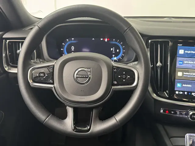 Volvo V60 2.0 B3 Plus Dark 2023 Benzine 17