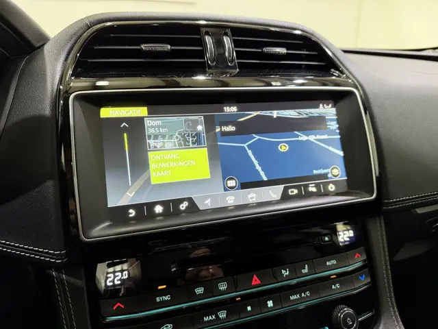 Jaguar F-PACE 2.0d Turbo Portfolio AWD Aut. 2017 Diesel 38