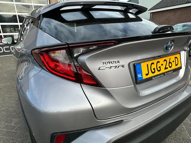 Toyota C-HR 1.8 Hybrid Executive 2022 Hybride Benzine 9