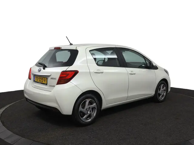 Toyota Yaris 1.5 Hybrid Lease 2015 Hybride Benzine 2
