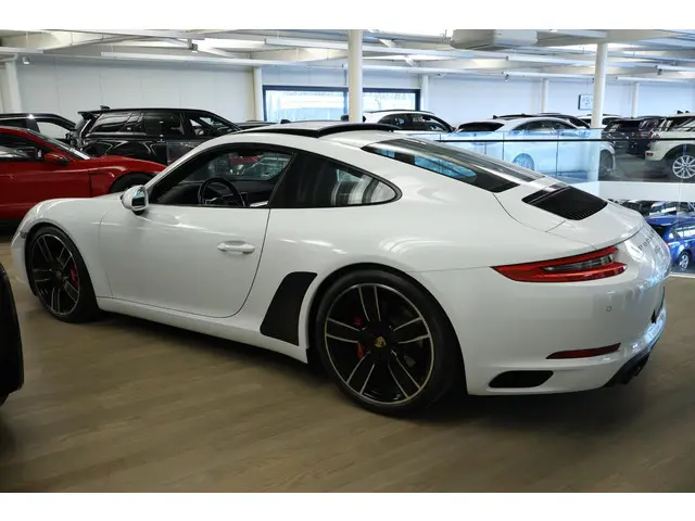 Porsche 911 3.0 Carrera 2016 Benzine 47