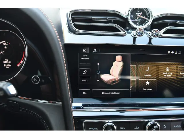 Bentley Bentayga 4.0 V8 First Edition 2021 Benzine 37