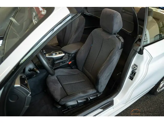 BMW 2 Serie Cabrio M235i Executive 2015 Benzine 4