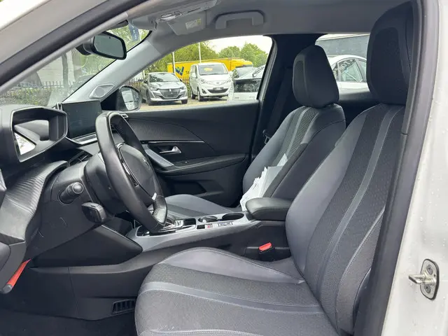 Peugeot e-2008 EV Allure 50 kWh 2020 Elektrisch 12
