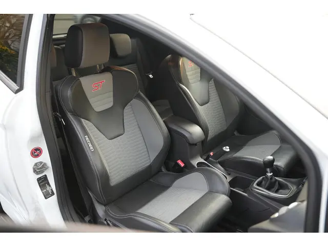 Ford Fiesta 1.6 ST2 2014 Benzine 8