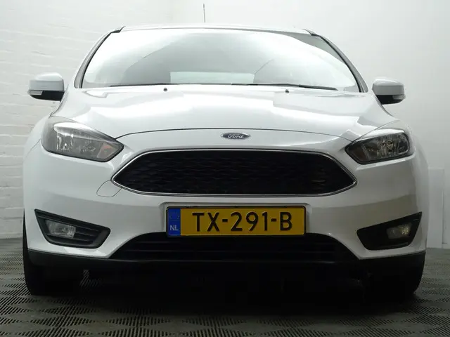 Ford Focus Wagon 1.0 Titanium Edition- 2015 Benzine 21