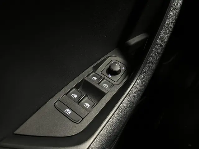 Škoda Karoq 1.0 TSI Style 2020 Benzine 29