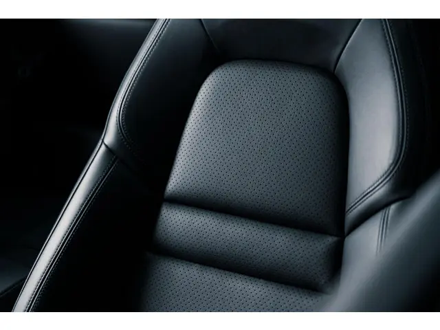 Porsche 911 Carrera 4S Cabriolet 2020 Benzine 32