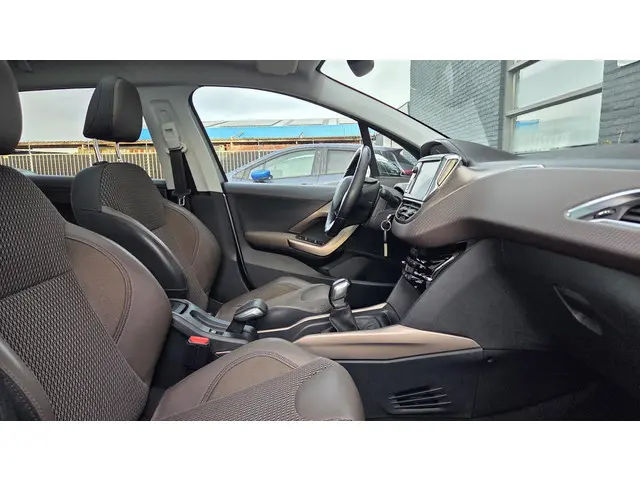 Peugeot 2008 1.2 PureTech Allure 2016 Benzine 17