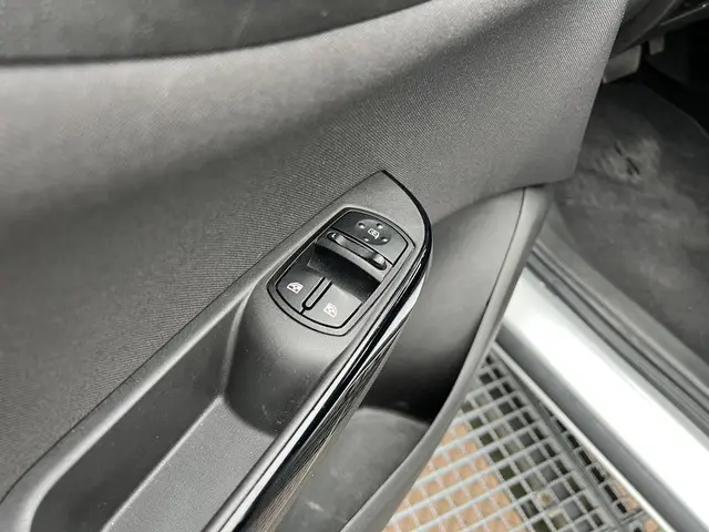 Opel Corsa 1.4 Edition 2016 Benzine 17