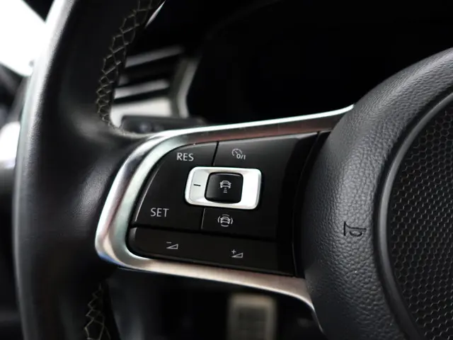 Volkswagen Arteon 1.5 TSI 180pk R Line Aut- 2019 Benzine 22