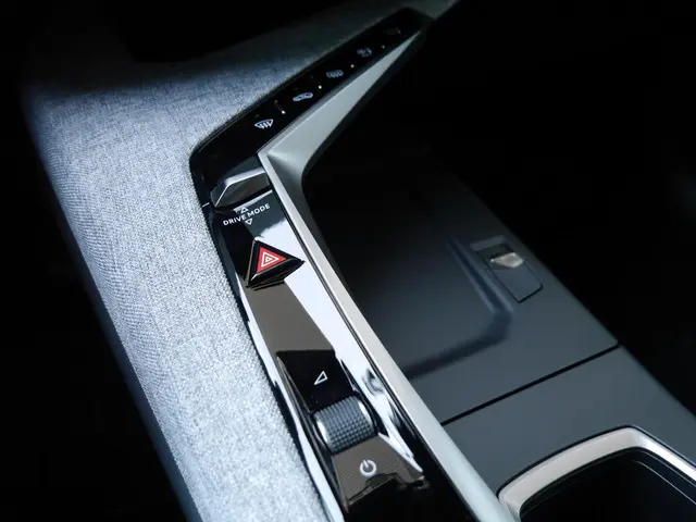 Peugeot e-3008 Allure 73 kWh 2025 Elektrisch 33