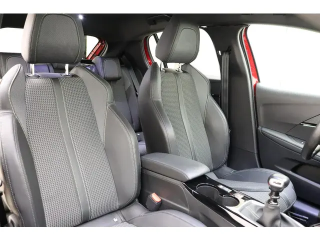 Peugeot 208 1.2 PureTech GT-Line 2020 Benzine 10