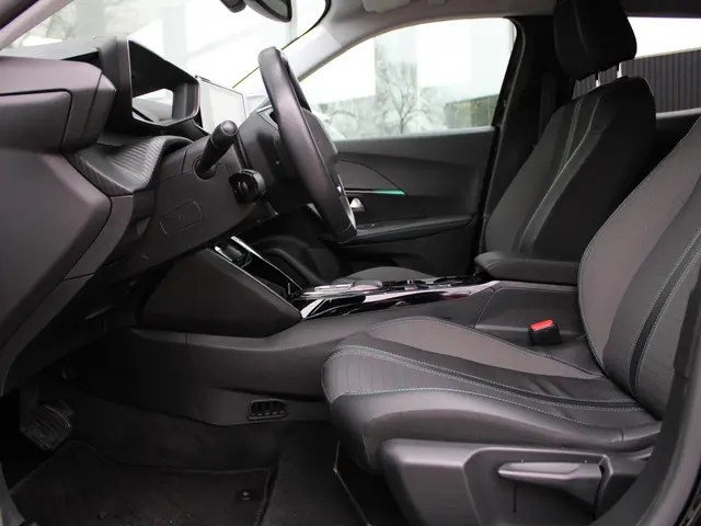 Peugeot e-2008 EV Allure Pack 50 kWh 2022 Elektrisch 13