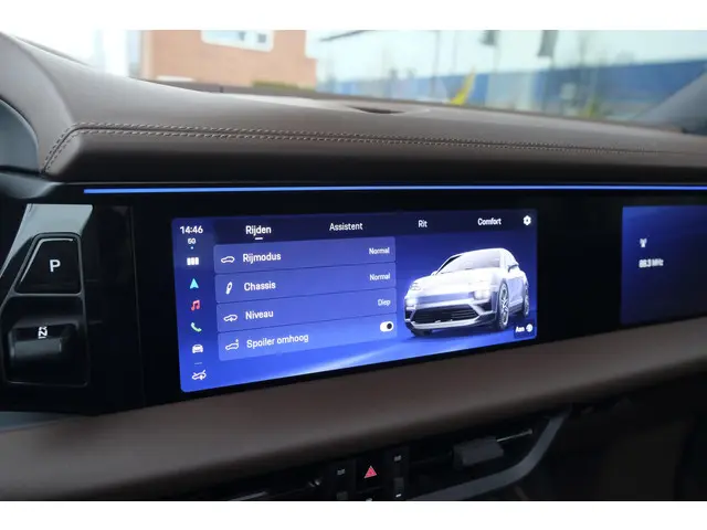 Porsche Macan 4 388pk 100kWh 2024 Elektrisch 33