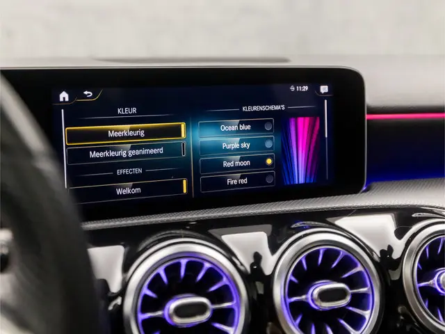 Mercedes-Benz A-Klasse 180 AMG Sport 2019 Benzine 30