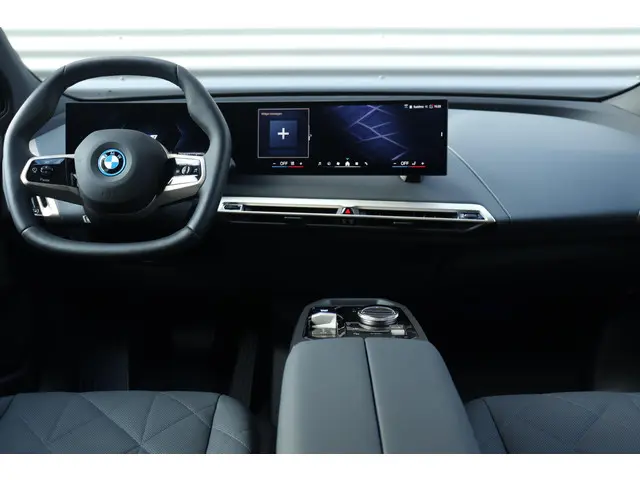 BMW iX xDrive40 High Executive 2025 Elektrisch 11