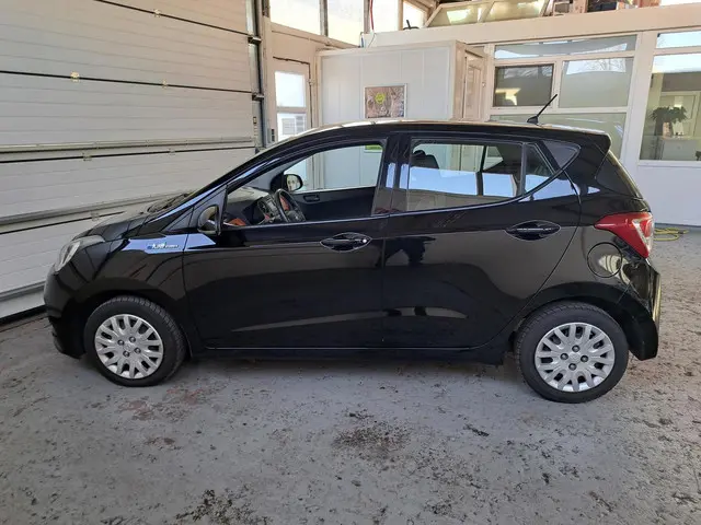 Hyundai i10 1.0i i-Motion Comfort Plus 2014 Benzine 8