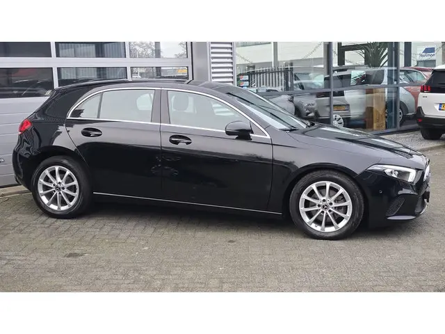 Mercedes-Benz A-Klasse 200 Luxury Line 2022 Benzine 3