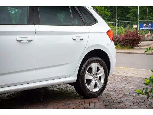 Škoda Kamiq 1.0 TSI Sport Business 2020 Benzine 28