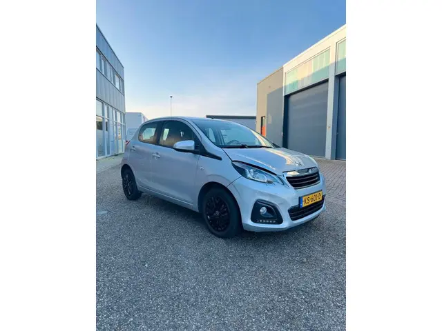 Peugeot 108 2