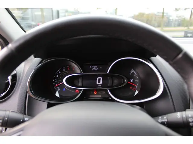 Renault Clio Estate 0.9 TCe Intens 2017 Benzine 14