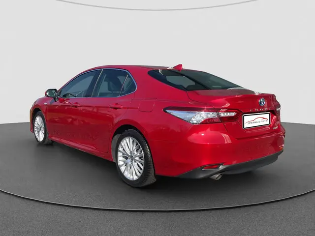 Toyota Camry 2.5 Hybrid Business + 2021 Hybride Benzine 9