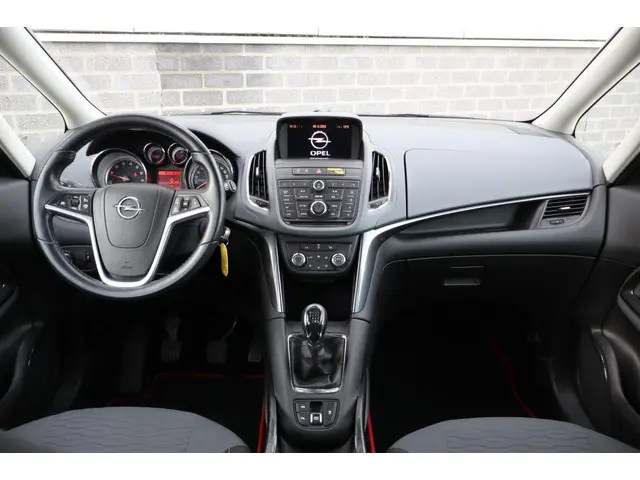 Opel Zafira Tourer 1.4 Cosmo Trekhaak 2013 Benzine 11