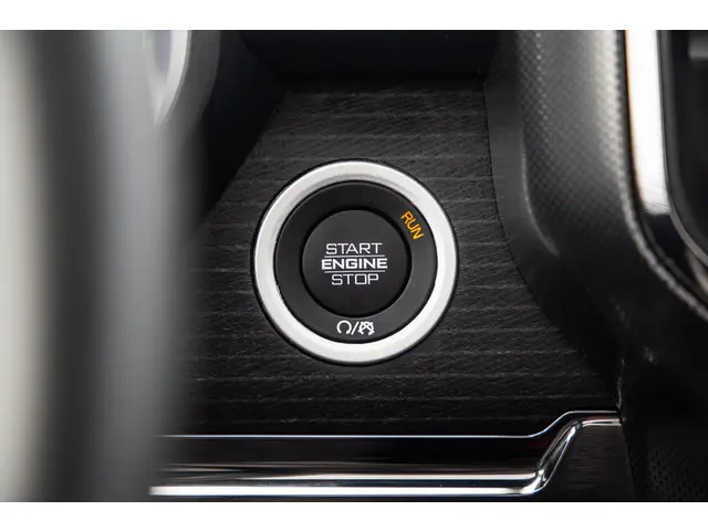 Dodge Ram 1500 5.7 V8 4x4 Crew Cab Limited 2024 Benzine 39