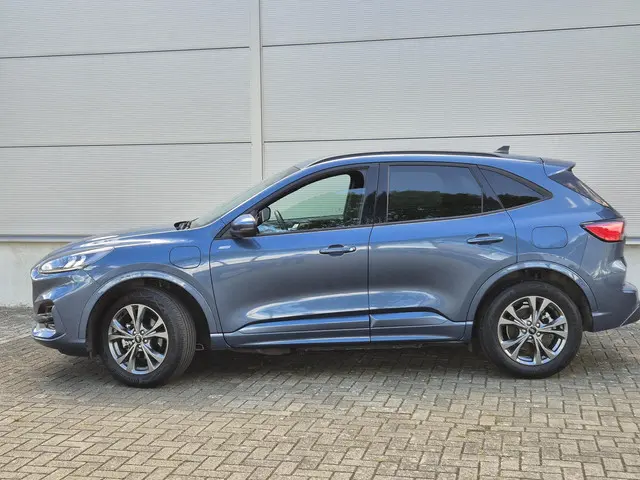 Ford Kuga 2.5 PHEV ST-Line 2024 Hybride Benzine 12